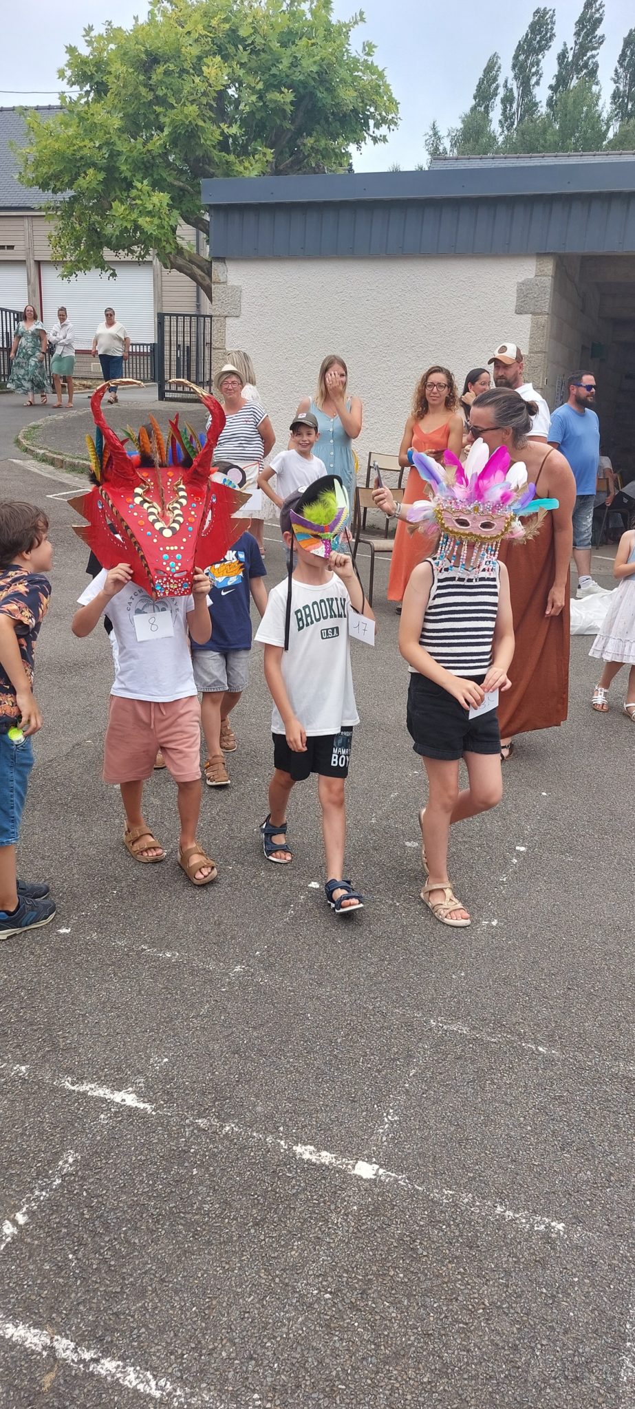 retour fête de l'école 28 juin 2026 masque défilés