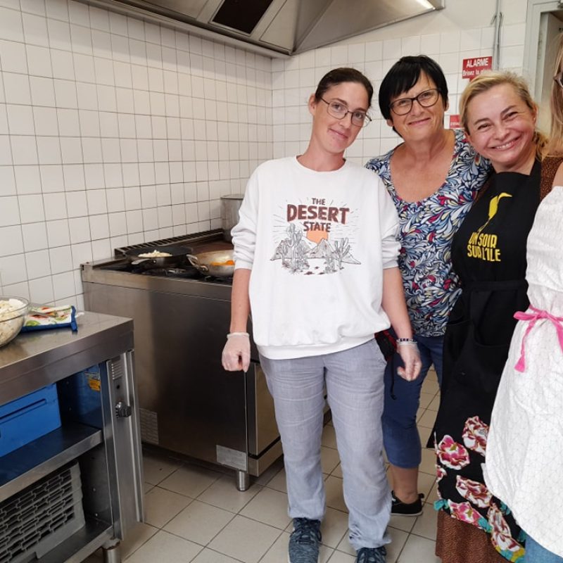 benevoles polonais en cuisine