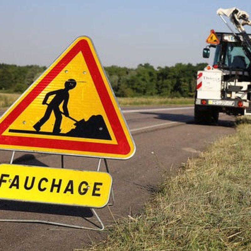 Panneau attention travaux