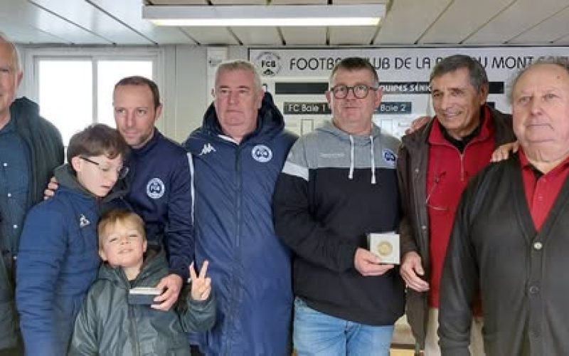 remise de médailles fc baie à anthony et fabrice